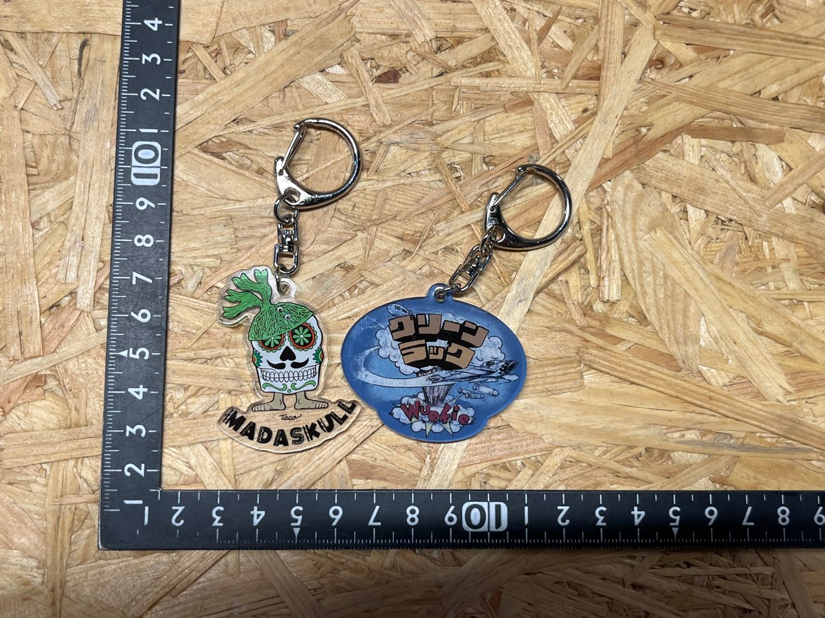 LLICA キーホルダー ロゴ・写真付き LLICA キーホルダー ロゴ・写真付き Amazon.co.jp: バイクキーホルダー