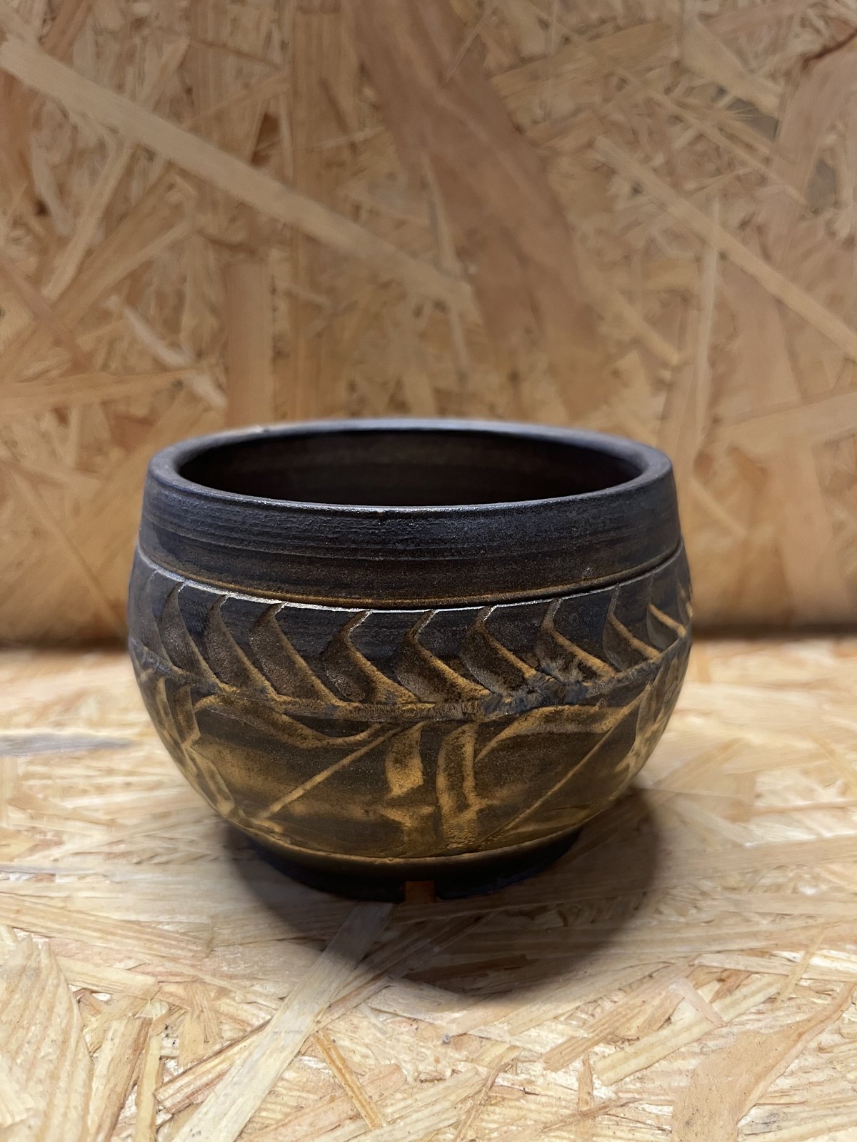 陶芸家の保田修作氏とrimwork氏が共同制作した「刻紋鉢」シリーズのアイテム fit=scale-down,w=1200