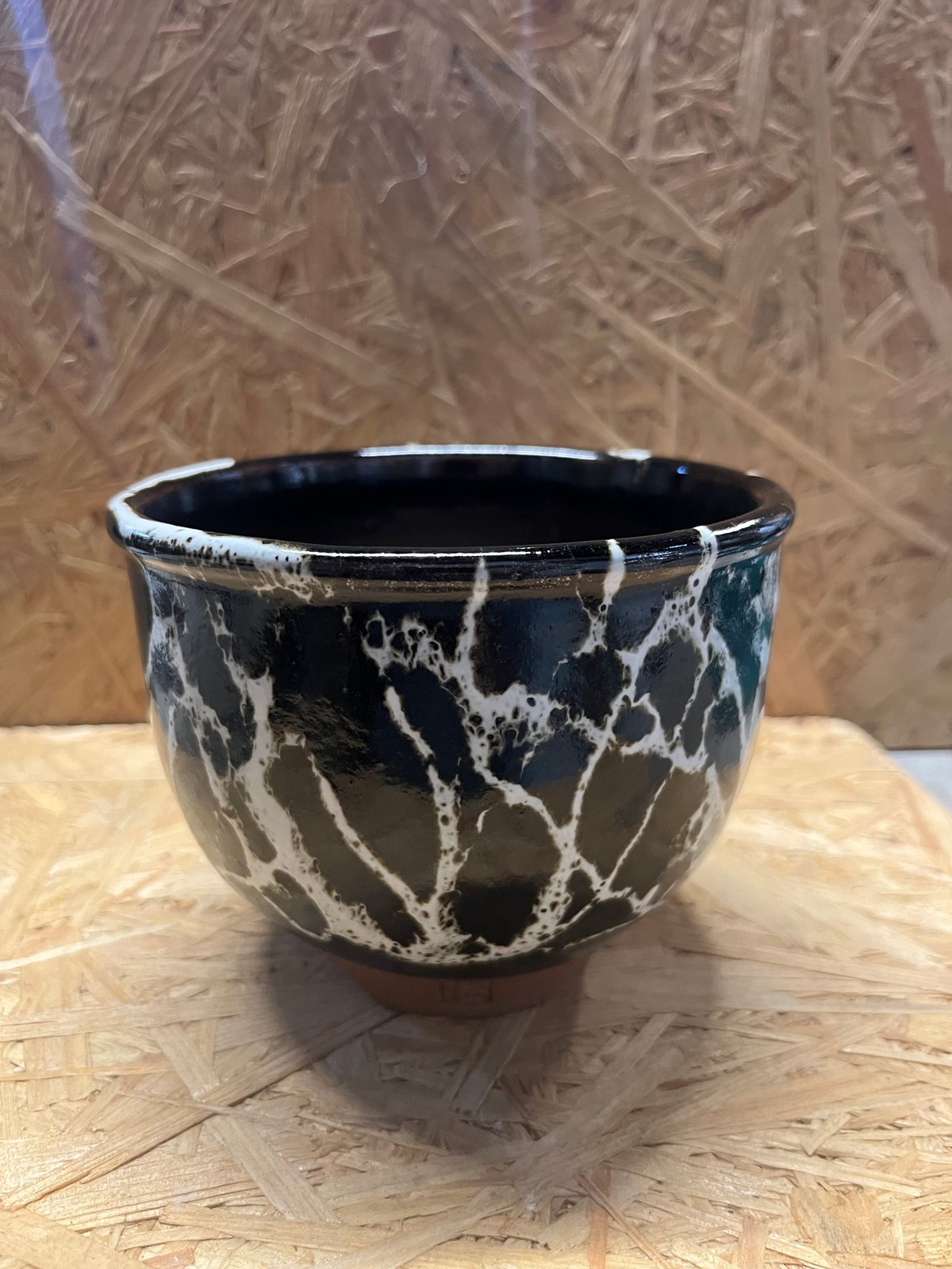 伝市鉢 コウロ型 4号 丹波黒流し | GREEN LUCK