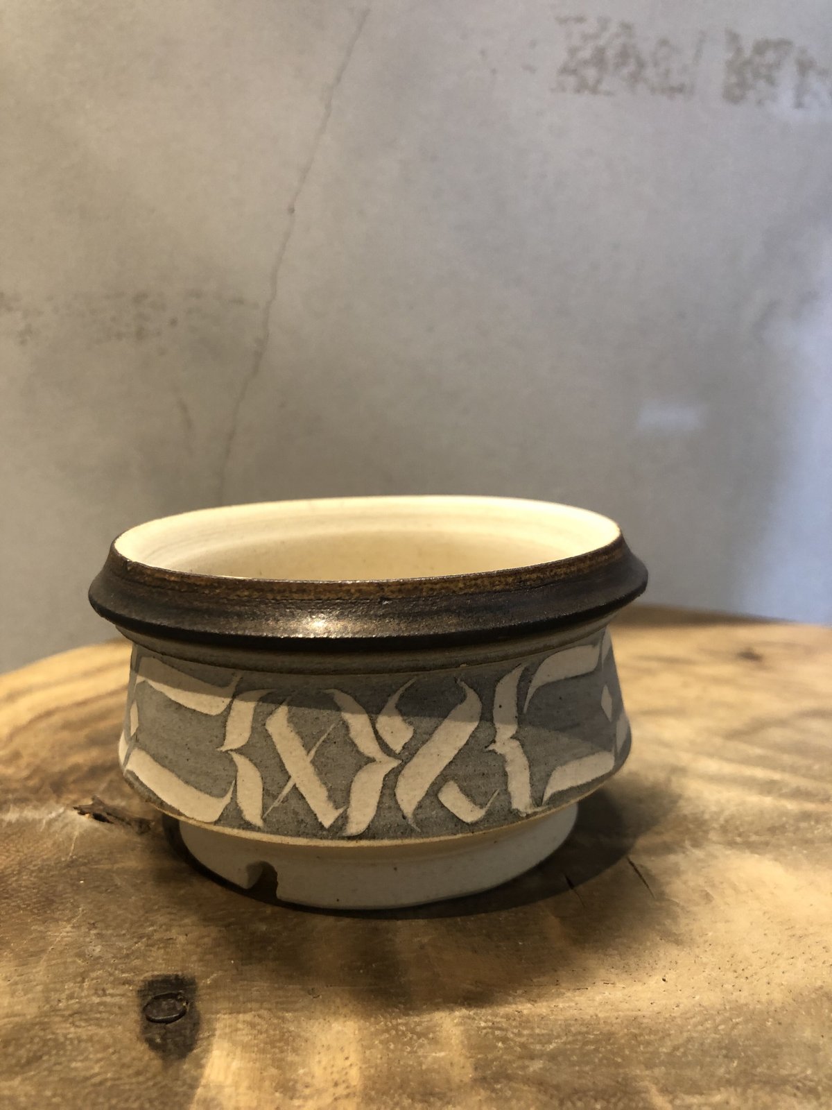 保田修作 刻紋 コラボ陶器 粉引き鉢 刻紋鉢 保田修作×rimwork | GREEN LUCK