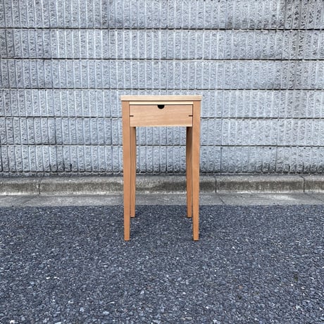 M:Table（カバ材ウレタン仕上げのサイドテーブル）