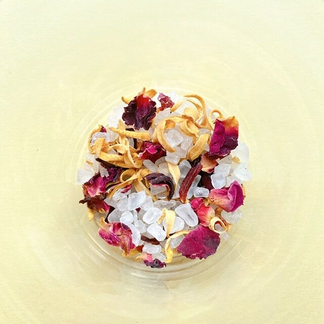 ローズとオレンジフラワー、ハイビスカスのバスソルト 