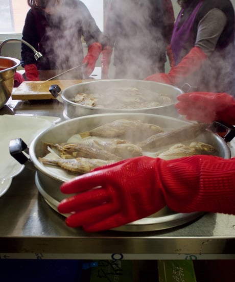 【食材付き！】オンラインイベント「ヤスダと神野の土産話～韓国 楸子島の旧正月祭りと食～」