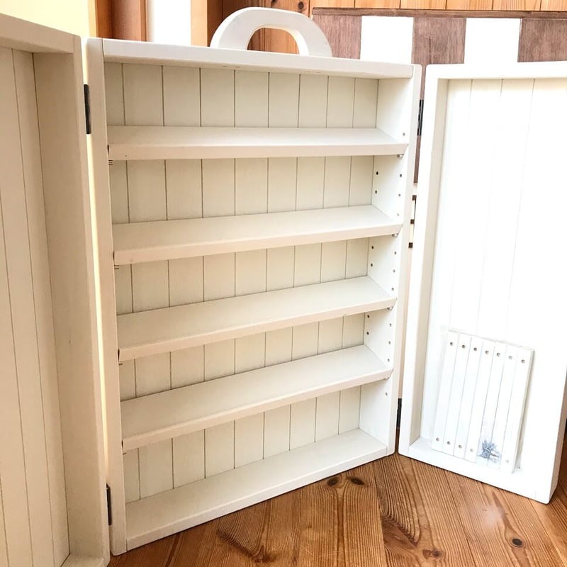 観音開きのカスタマイズ什器 | Natural Flower