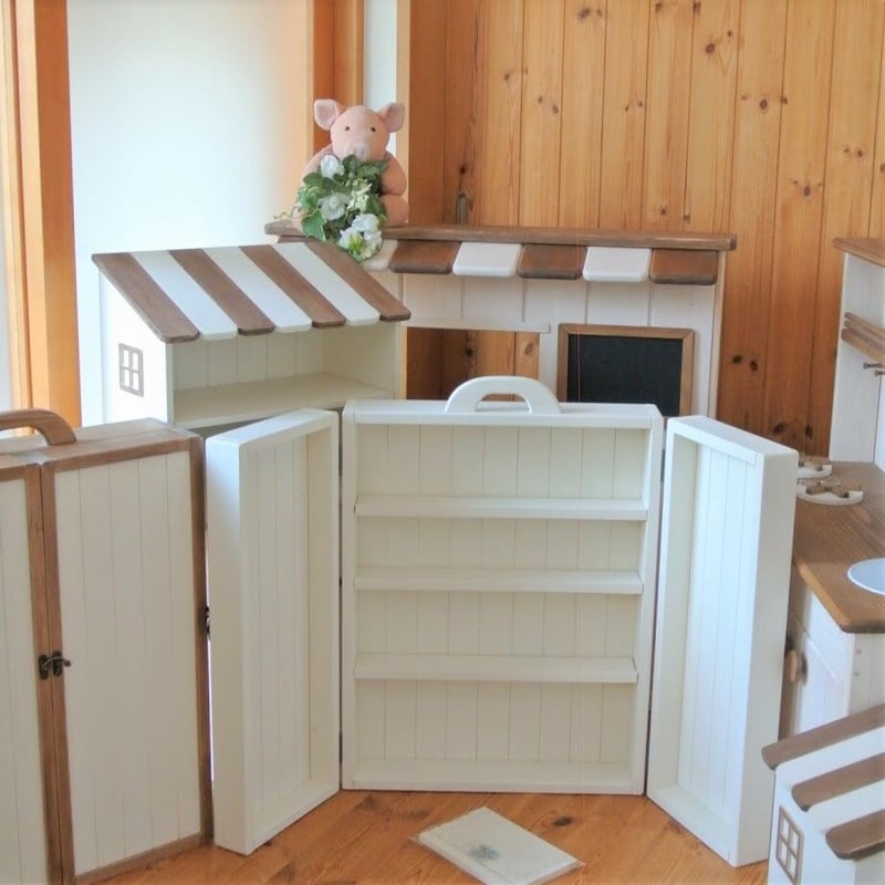 観音開きのカスタマイズ什器 | Natural Flower