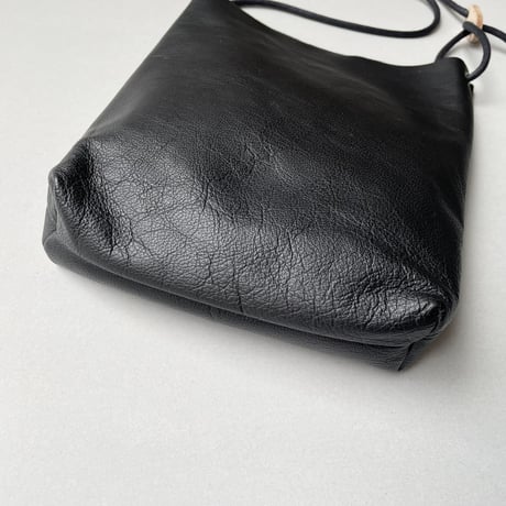 販売継続品 / ATELIER 4.5 ゴートレザー インナーポケット付き サコッシュ