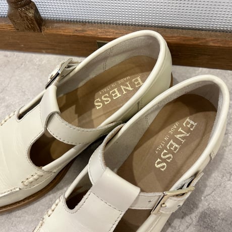ENESS Tストラップローファー