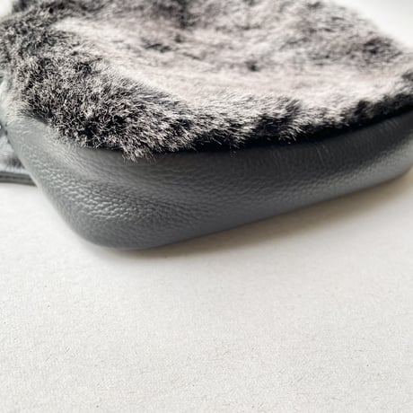 REN  FAKE FUR ミニチェストバッグ