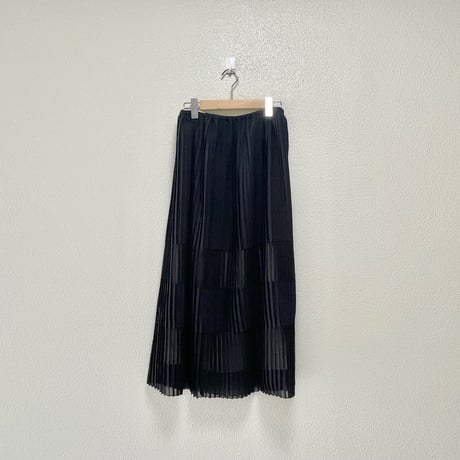 yuni シアープリーツスカート