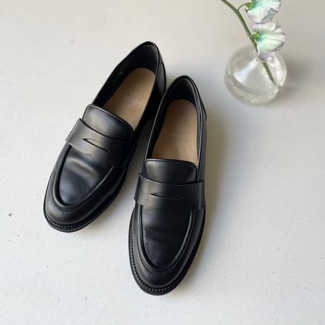 ampio ローファーシューズ