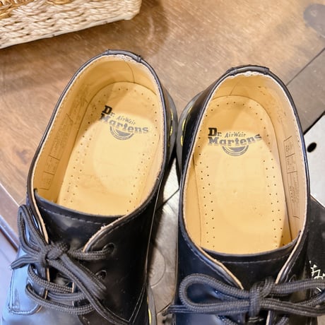 Dr. Martens 3ホールシューズ