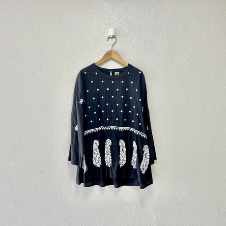 GA-ON コットンペーズリーラクノウ刺繍プルオーバー