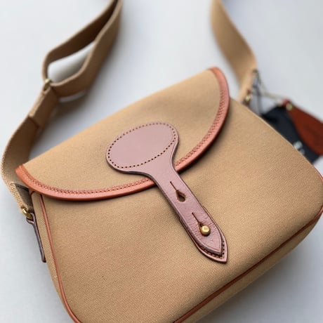 販売継続品 / タグ付き未使用品 / Brady COLNE ショルダーバッグ