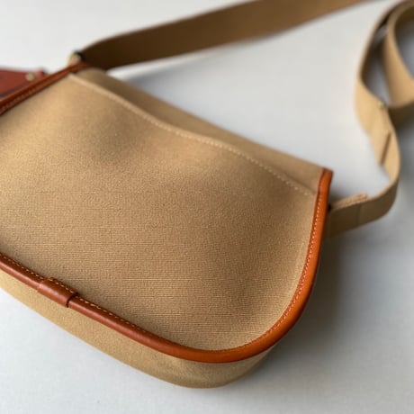 販売継続品 / タグ付き未使用品 / Brady COLNE ショルダーバッグ