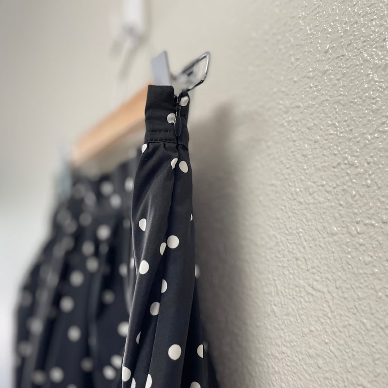 ✧美品✧　SLOBE IENA ランダムタックスカート 黒 ドット柄 SLOBE IENA ランダムタックスカート | Lisululu online