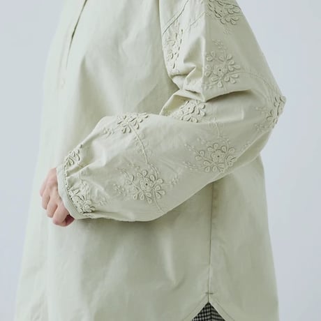 【3色展開】select 袖刺繍ブラウス