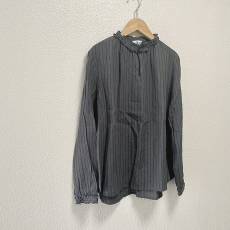LOISIR リネン断ち切りフリルカラーブラウス