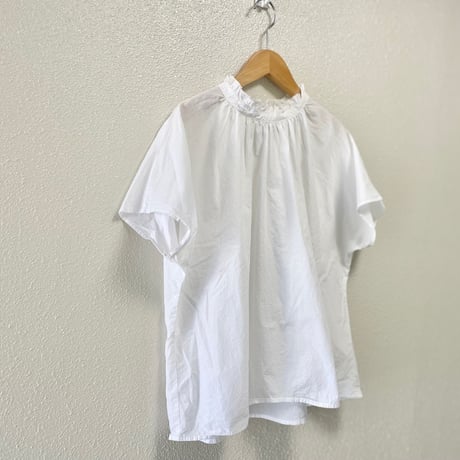 grin  先染めタイプライターフリルネックプルオーバー