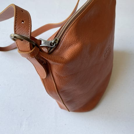 IL BISONTE  バケツショルダーバッグ