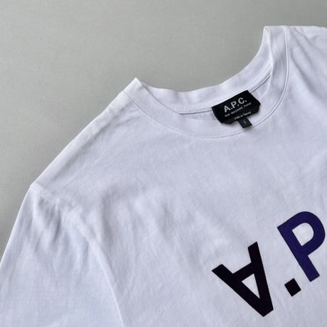人気完売品 / A.P.C. V.P.C. マルチカラーTシャツ