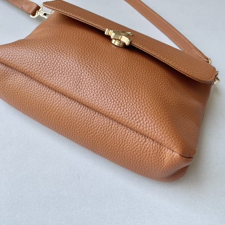 販売継続品 /  agnès b. レザーショルダーバッグ ”The b.”
