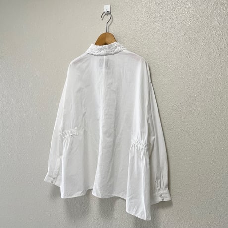 2026SS / 販売継続品 /  オオカミとフクロウ  オオカミと小鳥の囀る木の下で ブラウス