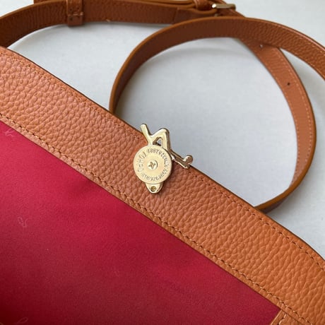 販売継続品 /  agnès b. レザーショルダーバッグ ”The b.”