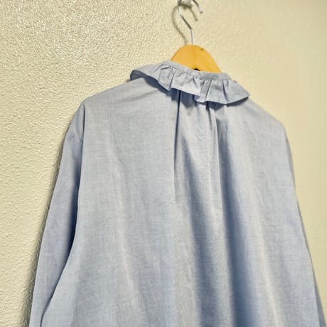 販売継続品 / PAR ICI グランジウォッシュ 衿先フリルタックブラウス