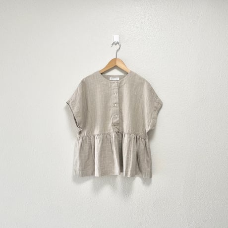 bulle de savon フレンチリネン　裾ギャザーブラウス