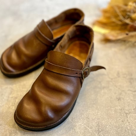 AURORA SHOES Middle English