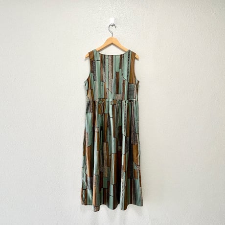 LE GLAZIK バティック スリーブレスワンピース