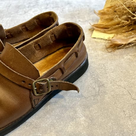 AURORA SHOES Middle English
