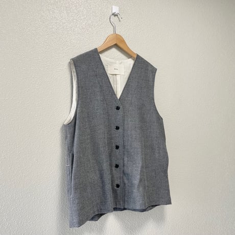 2023AW / MidiUmi Vネックベスト