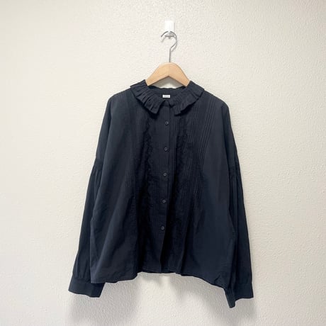 PARICI ピンタック刺繍ブラウス