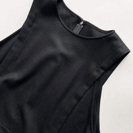 2024AW / 人気完売品 utilite  サキソニー ストレッチ ジャンパー スカート ブラック