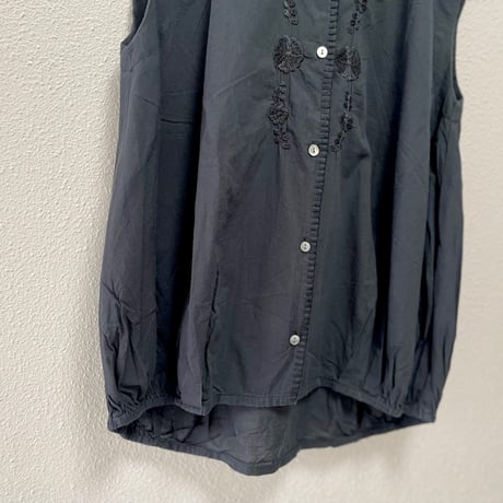 midiumisolid 刺繍ノースリーブブラウス