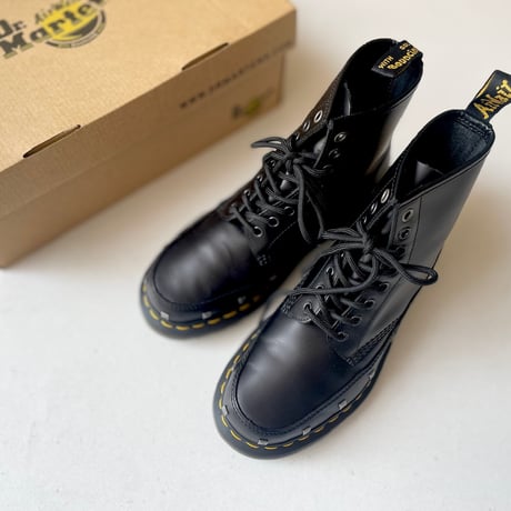 Dr.Martens 1460 STUD II 8ホール レザーブーツ