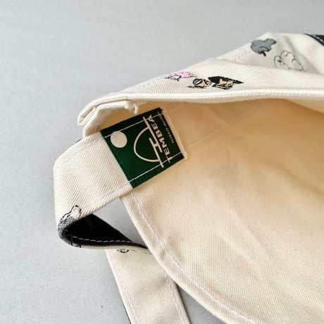 TEMBEA BAGUETTE TOTE DOG