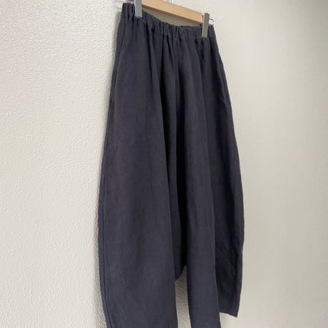 定番品 / あたう洋裁店 ポンポンマム サルエルパンツ ブラック