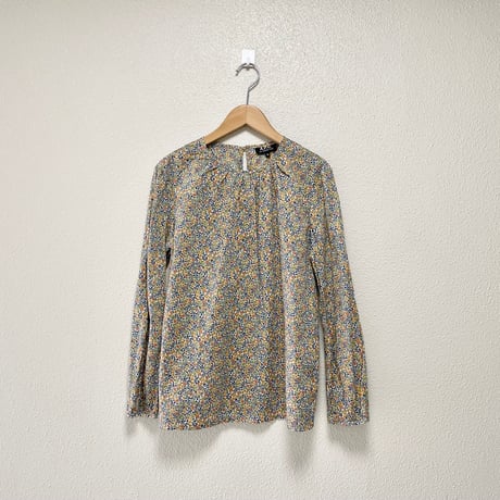 A.P.C.  リバティ 小花柄ブラウス