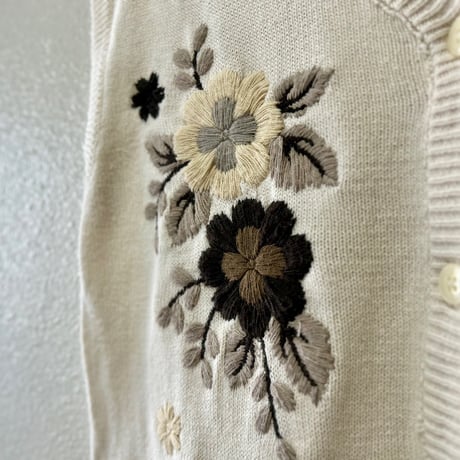 used 花柄刺繍ニットベスト
