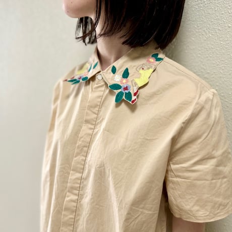 i am i 刺繍襟シャツ