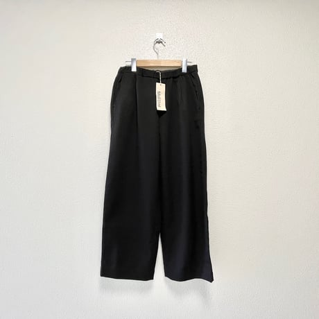 販売継続品 / タグ付き未使用品 / MidiUmi color easy pants