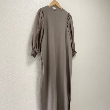 タグ付き未使用品 / UNIVERSAL SEVEN  USAコットンギャザースリーブワンピース