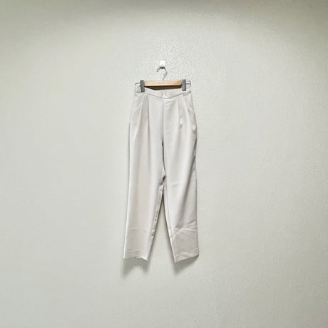 販売継続品 / anana テーパードパンツ グレージュ