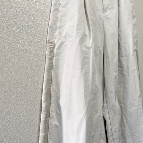 販売継続品 / 2025AW / iki ピーチスキンタフタ サテン切り替えワークパンツ