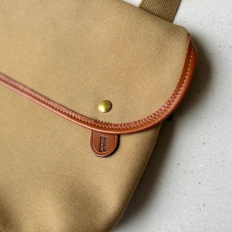 Brady AVONショルダーバッグ