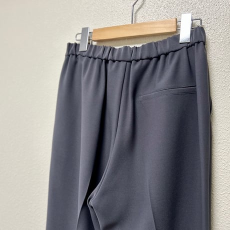 mizuiro ind ダブルヘムセンタープレスパンツ
