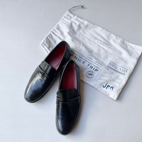 未使用品 / 販売継続品 / TRAVEL SHOES by chausser ガラスレザー ローファー