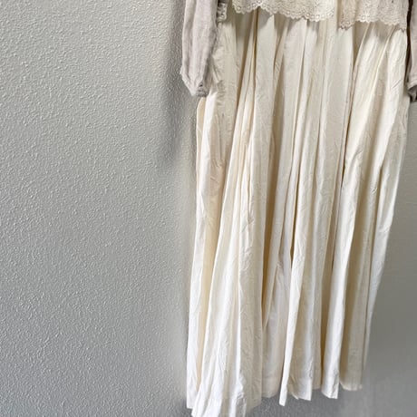 人気完売品 /未使用品 / タグ付き Veritecoeur ベスト付きワンピース